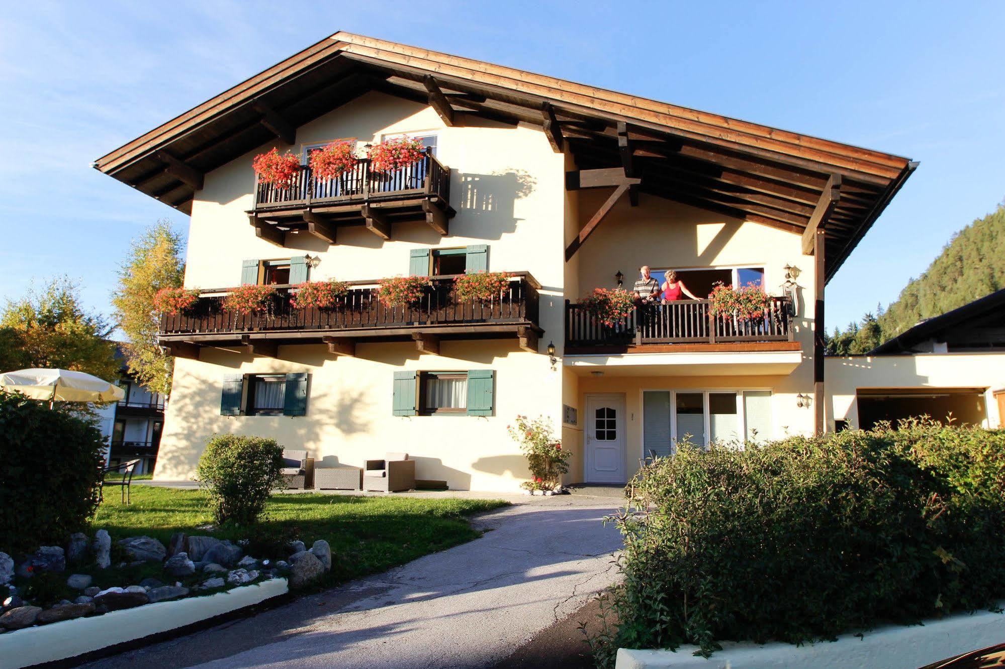 Alpenlandhaus Menardi Apart otel Seefeld in Tirol Dış mekan fotoğraf